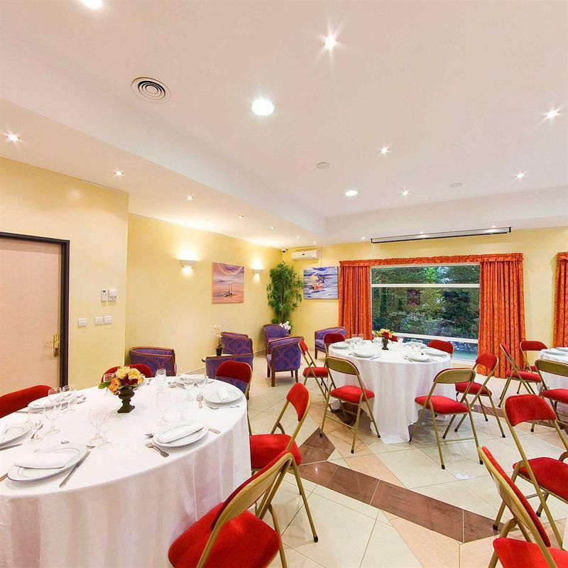 Hotel Ariane Istres Exterior foto