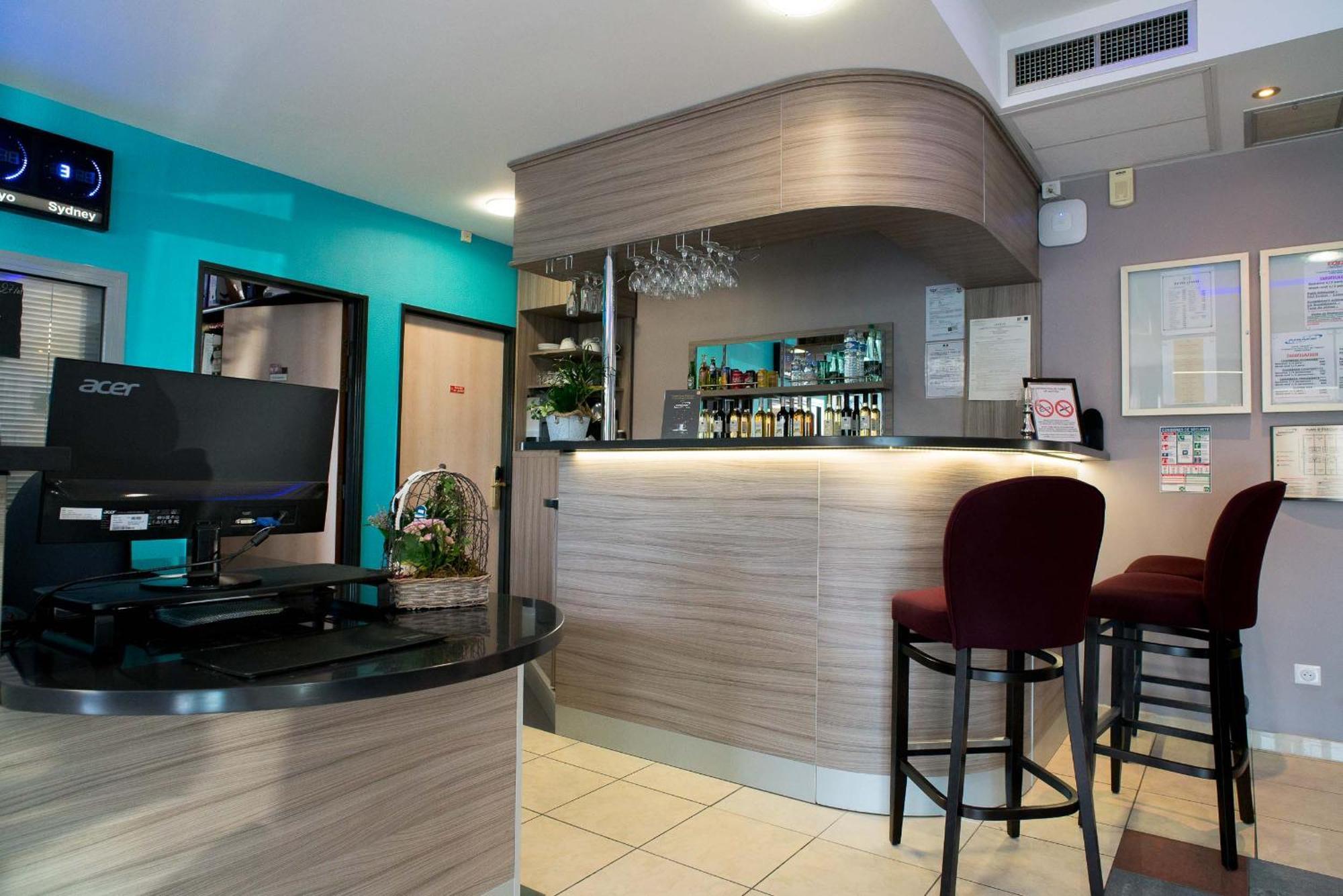 Hotel Ariane Istres Exterior foto