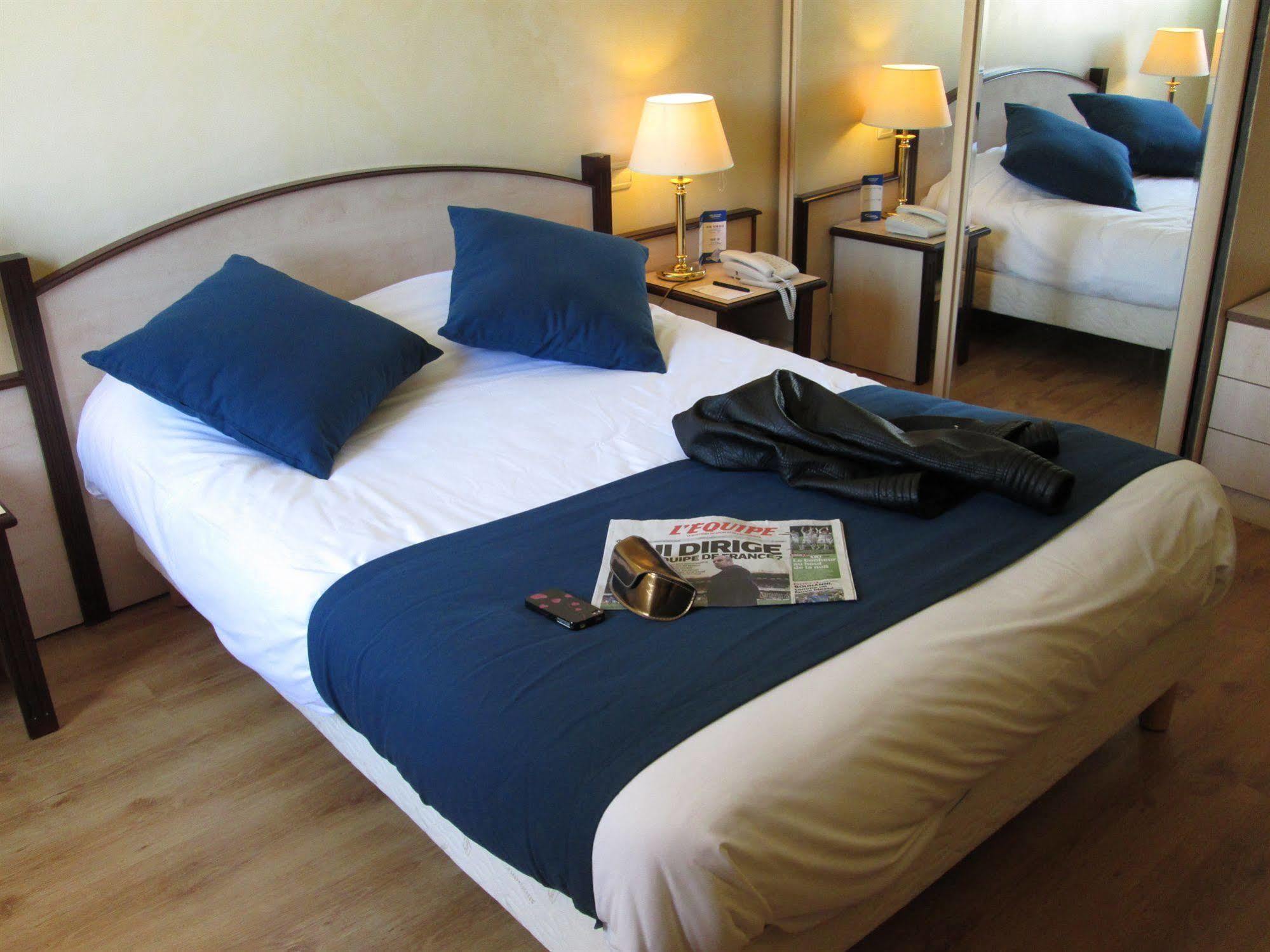 Hotel Ariane Istres Exterior foto