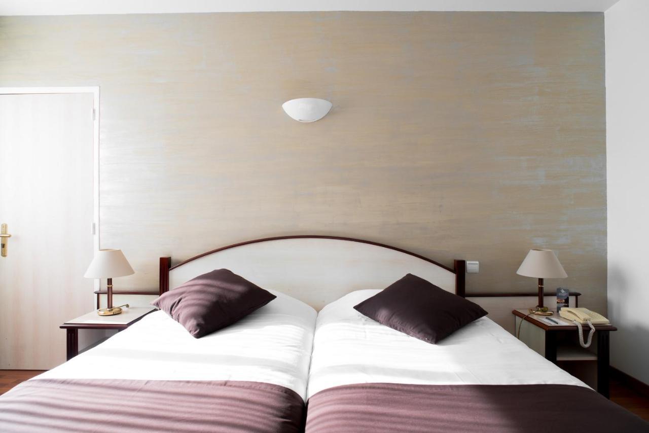 Hotel Ariane Istres Exterior foto